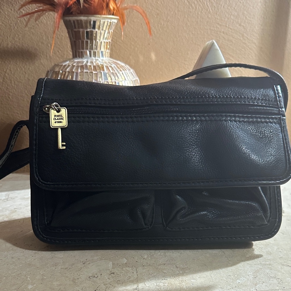 VANTAGE FOSSIL BAG Black Leather Crossbody with Key Charm